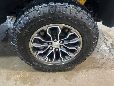 2022 Chevrolet Colorado - Photo 16