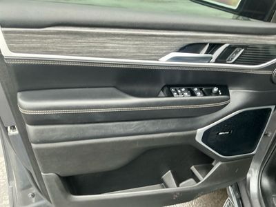 2022 Jeep Wagoneer - Photo 15