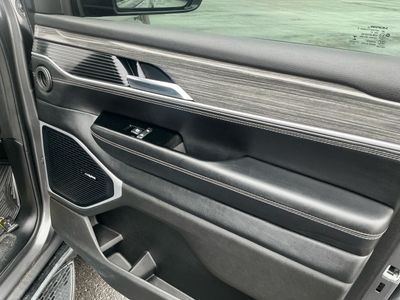 2022 Jeep Wagoneer - Photo 21