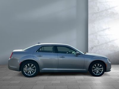 2016 Chrysler 300 - Photo 7