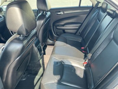 2016 Chrysler 300 - Photo 16