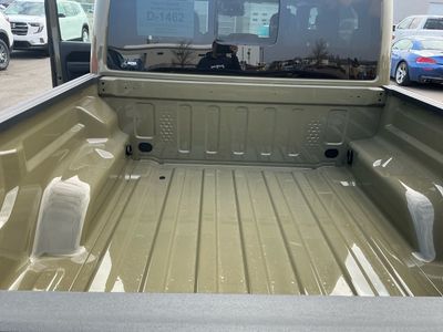 2026 Jeep Gladiator — photo 18 view