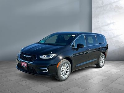 2026 Chrysler Pacifica — front three-quarter view
