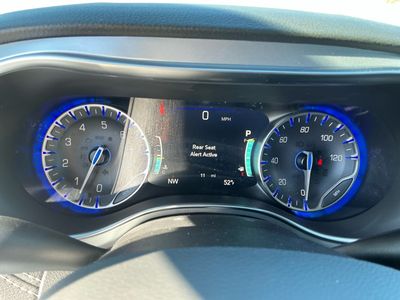 2026 Chrysler Pacifica — photo 11 view