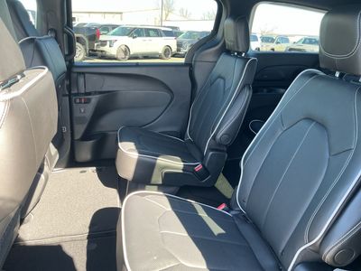 2026 Chrysler Pacifica — photo 17 view