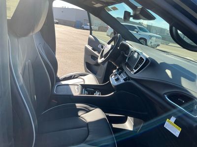 2026 Chrysler Pacifica — photo 20 view