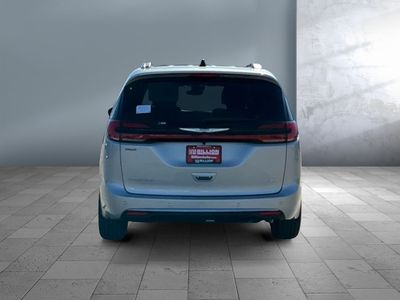 2026 Chrysler Pacifica — detail view