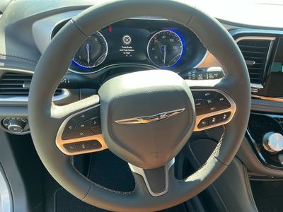 2026 Chrysler Pacifica — photo 14 view