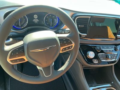 2026 Chrysler Pacifica — photo 15 view