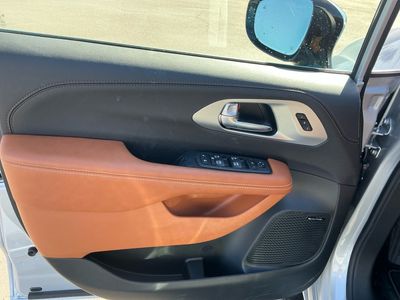 2026 Chrysler Pacifica — photo 16 view