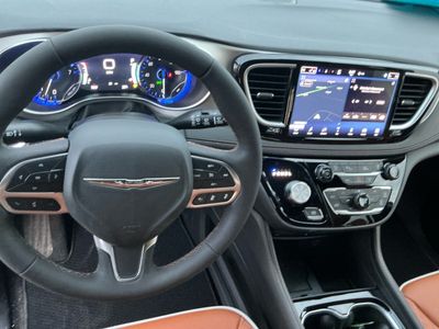 2026 Chrysler Pacifica — photo 15 view