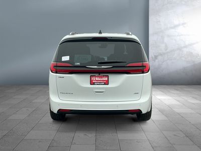 2026 Chrysler Pacifica — detail view