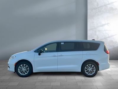 2026 Chrysler Pacifica — front three-quarter view
