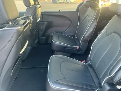 2026 Chrysler Pacifica — photo 17 view