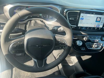 2026 Chrysler Voyager — photo 15 view