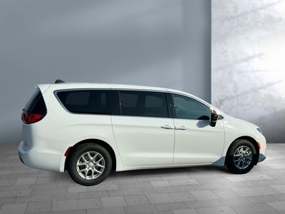 2026 Chrysler Voyager — photo 7 view