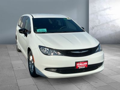 2026 Chrysler Voyager — photo 8 view