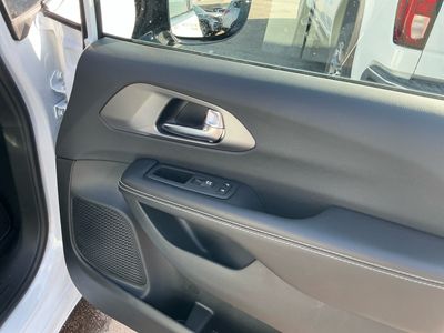 2026 Chrysler Voyager — photo 21 view