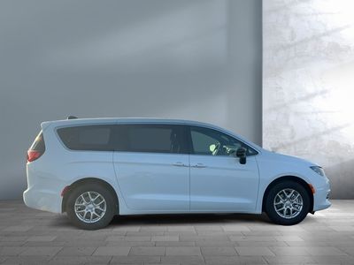 2026 Chrysler Voyager — photo 7 view