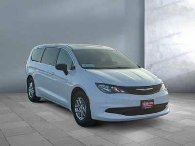 2026 Chrysler Voyager — photo 8 view