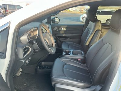 2026 Chrysler Voyager — photo 10 view