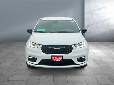 2026 Chrysler Pacifica — side profile view
