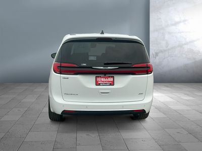 2026 Chrysler Pacifica — detail view
