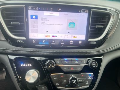 2026 Chrysler Pacifica — photo 12 view