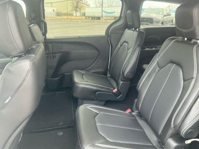 2026 Chrysler Pacifica — photo 17 view