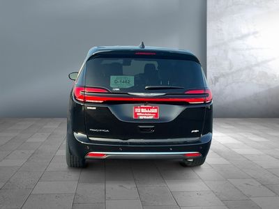 2026 Chrysler Pacifica — detail view