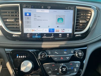 2026 Chrysler Pacifica — photo 12 view