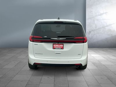 2026 Chrysler Pacifica — detail view