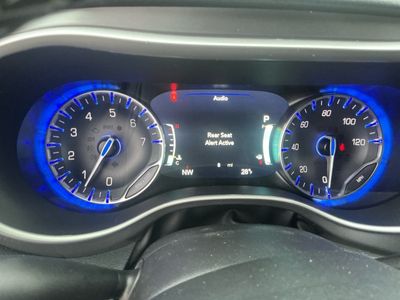 2026 Chrysler Pacifica — photo 11 view