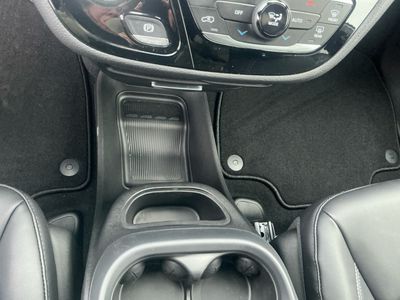 2026 Chrysler Pacifica — photo 13 view