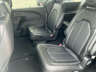 2026 Chrysler Pacifica — photo 17 view