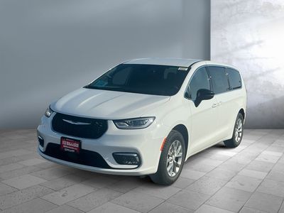 2026 Chrysler Pacifica — front three-quarter view