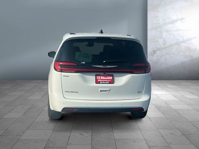 2026 Chrysler Pacifica — detail view