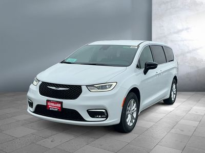 2026 Chrysler Pacifica — front three-quarter view