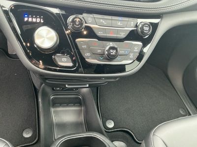 2026 Chrysler Pacifica — photo 13 view