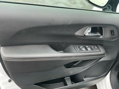 2026 Chrysler Pacifica — photo 16 view