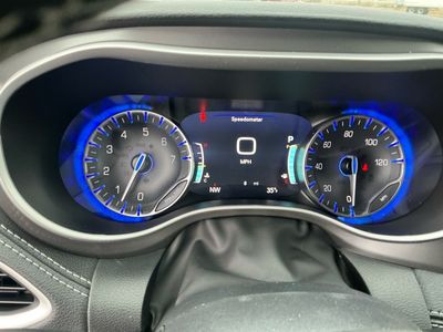2026 Chrysler Pacifica — photo 11 view