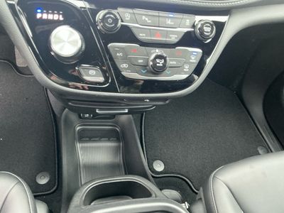 2026 Chrysler Pacifica — photo 13 view