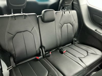 2026 Chrysler Pacifica — photo 19 view