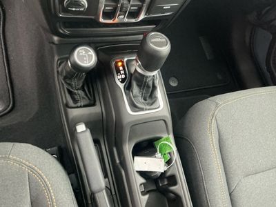 2026 Jeep Gladiator — photo 13 view