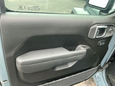 2026 Jeep Gladiator — photo 16 view