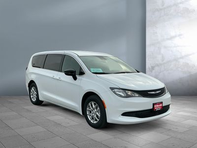 2026 Chrysler Voyager — photo 8 view