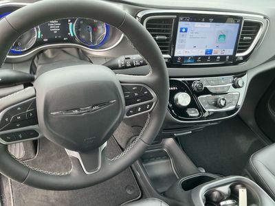 2026 Chrysler Voyager — photo 15 view