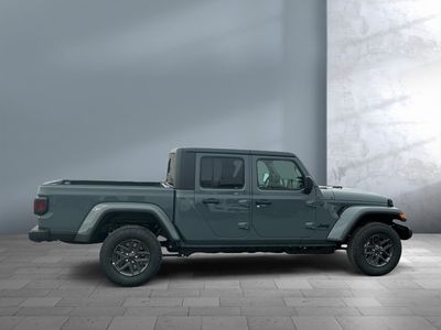 2026 Jeep Gladiator — photo 7 view