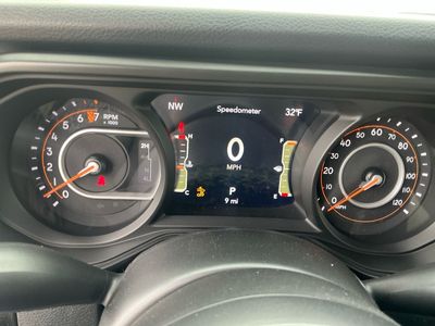2026 Jeep Gladiator — photo 11 view