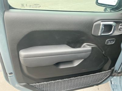 2026 Jeep Gladiator — photo 16 view